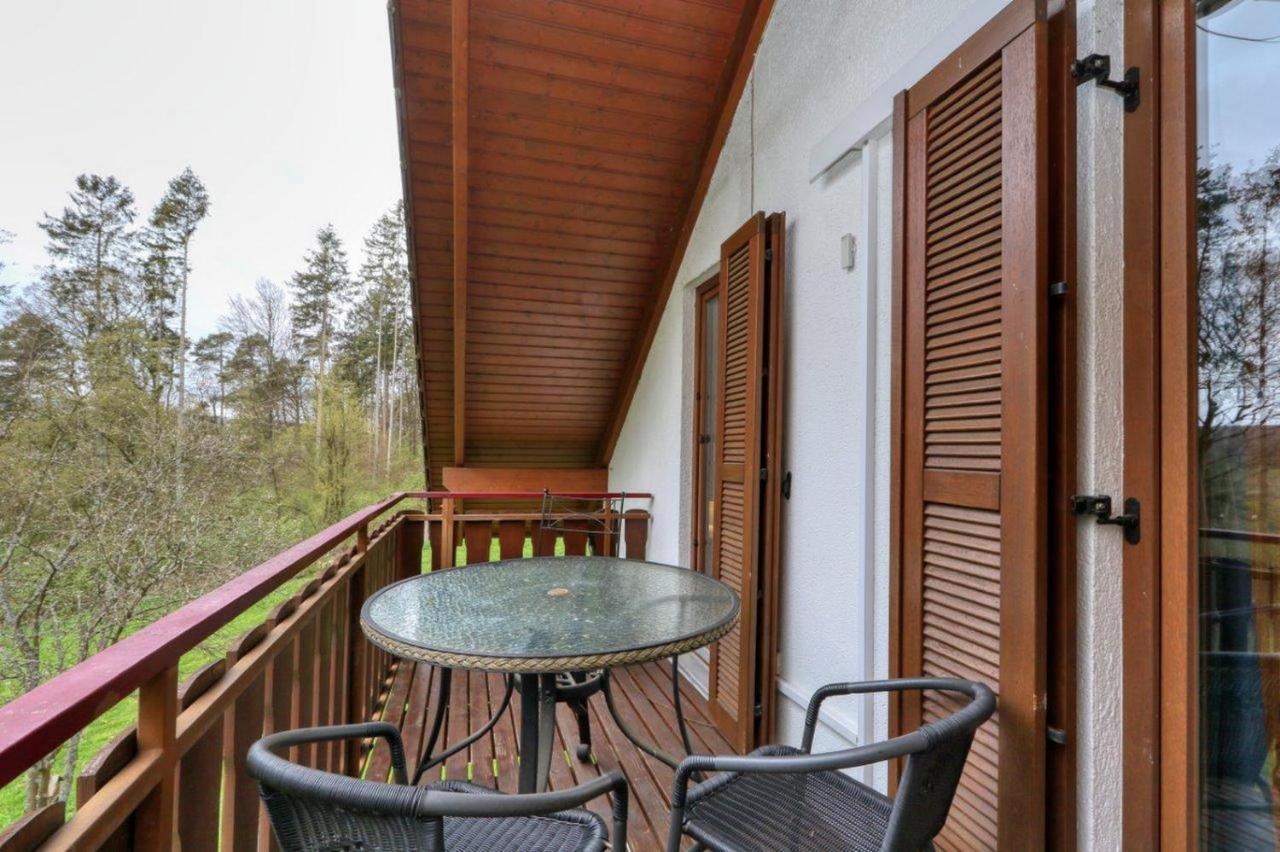 Seepark Kirchheim Ferienhaus Bei Zeta Mit Sauna 外观 照片